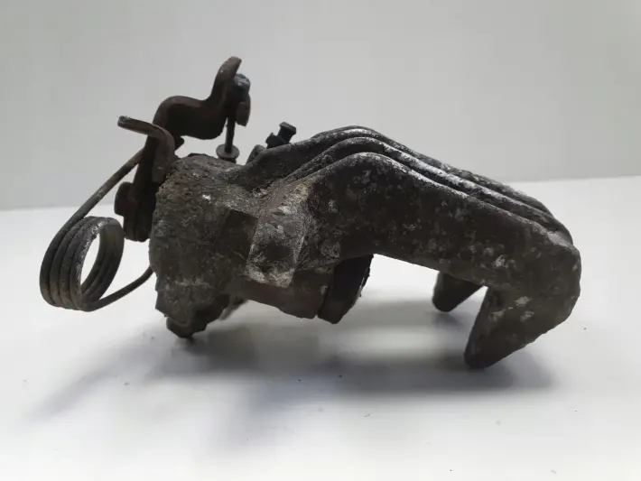 Vw Passat B5 Audi A4 B5 ZACISK HAMULCOWY Prawy tył pasażera