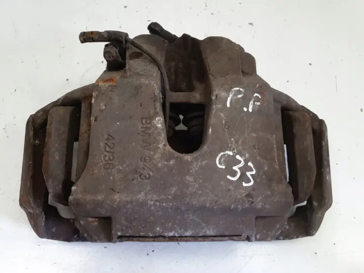 BMW E60 PRZEDNI ZACISK HAMULCOWY prawy przód PASAŻERA 943 42/36