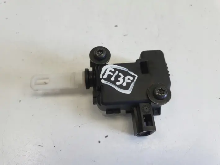 Volvo VOLVO C70 II Cabrio SIŁOWNIK KLAPKI WLEWU PALIWA 8066-24