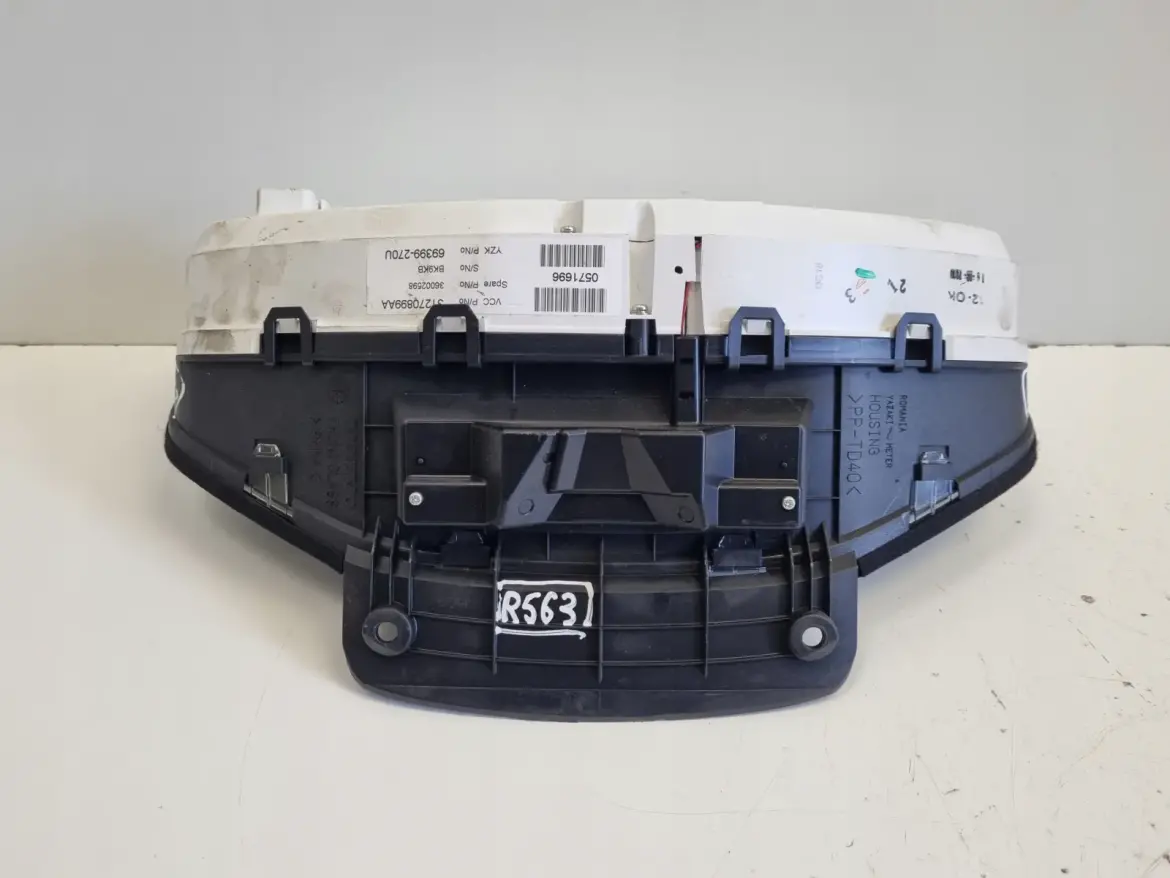 Volvo S80 II V70 III XC70 II 2.4 D5 LICZNIK ZEGARY Europa diesel 31270899AA