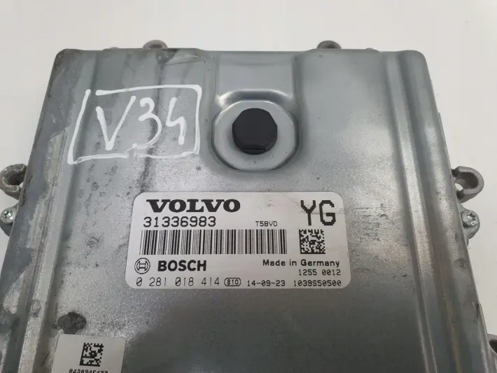 Volvo V40 II 2.0 D3 STEROWNIK SILNIKA komputer 31336983 0281018414