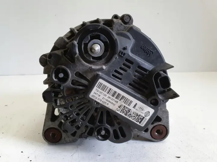 Dacia Duster I 1.2 TCe ALTERNATOR valeo 231007842R