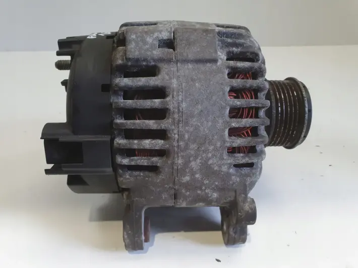 VW Touran I 2.0 TDI ALTERNATOR 06F903023C valeo 140A