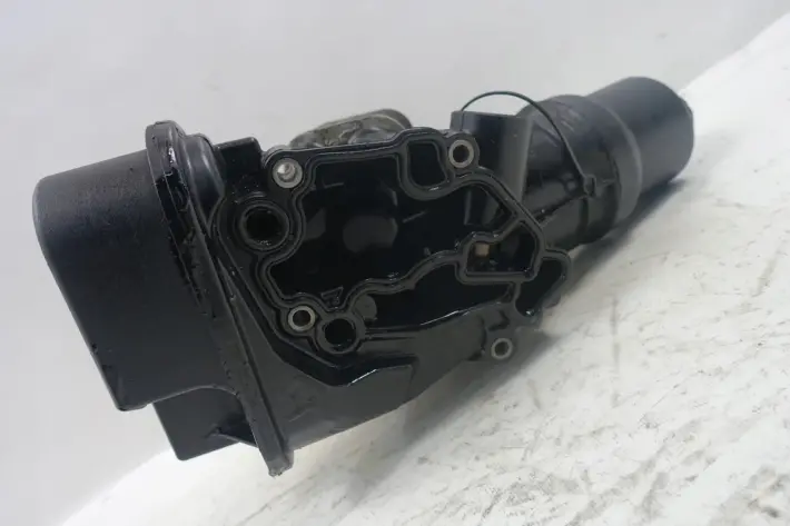 Audi A3 8P II 2.0 FSI PODSTAWA FILTRA OLEJU