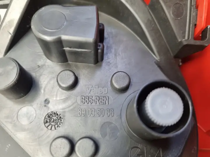 Renault Clio III HB 05-12r TYLNA LAMPA LEWA lewy tył kierowcy 89035086