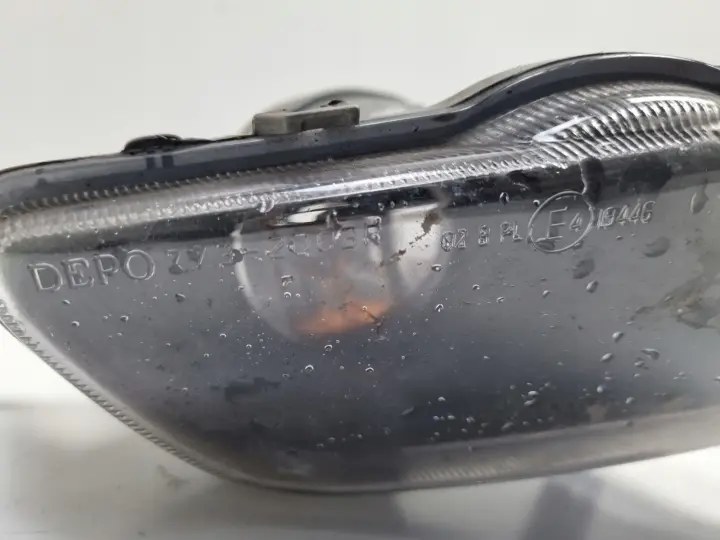 Volvo XC70 I V70 II lift PRAWY PRZEDNI HALOGEN przód pasażera DEPO