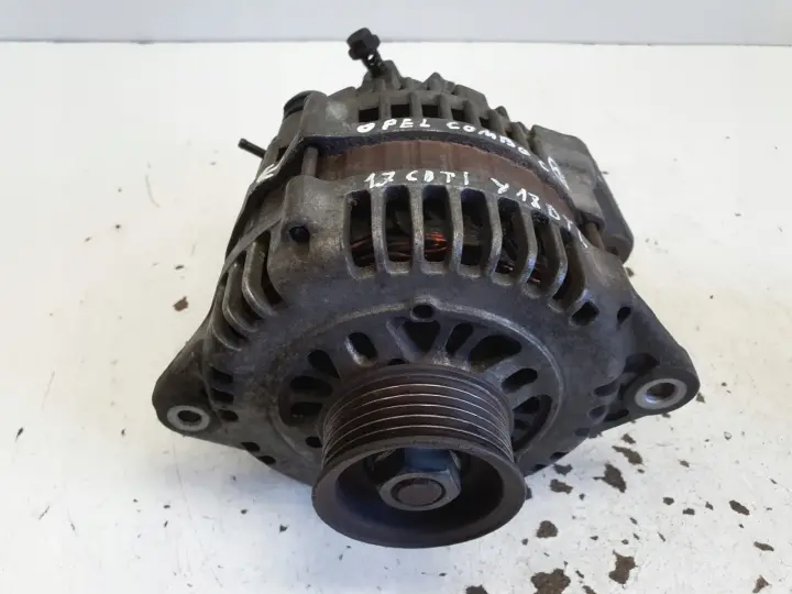 Opel Combo C 1.7 CDTI DI ALTERNATOR pompa vacum