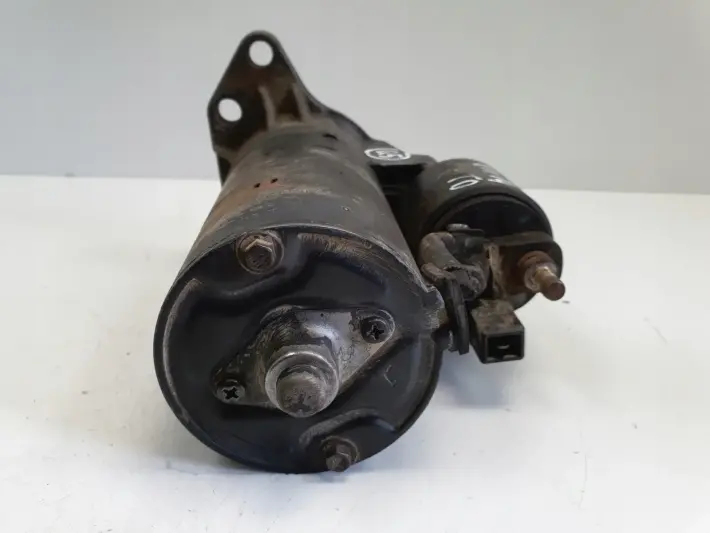VW Transporter T4 1.9 TD ROZRUSZNIK Bosch 020911024AX 02B911023D