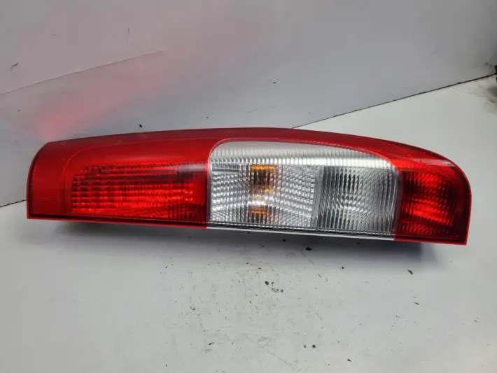 Mercedes Vito W639 TYLNIA TYLNA LAMPA PRAWA prawy tył pasażera ŁADNA