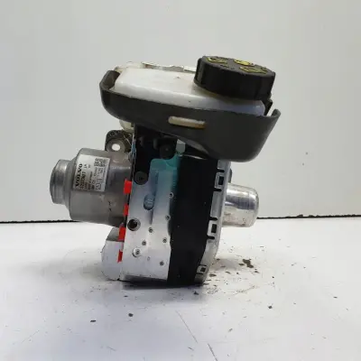 Volvo XC60 II POMPA ABS hamulcowa SERWO 32333637