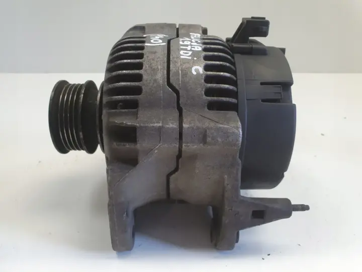 Skoda Felicia 1.9 D ALTERNATOR 70A 028903026B 0123310038