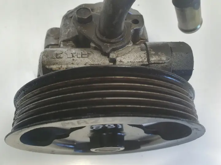 Mazda 3 BK 1.6 16V POMPA WSPOMAGANIA kyb