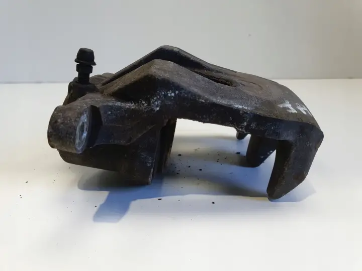 Lexus RX RAV4 PRZEDNI ZACISK HAMULCOWY prawy przód Pasażera