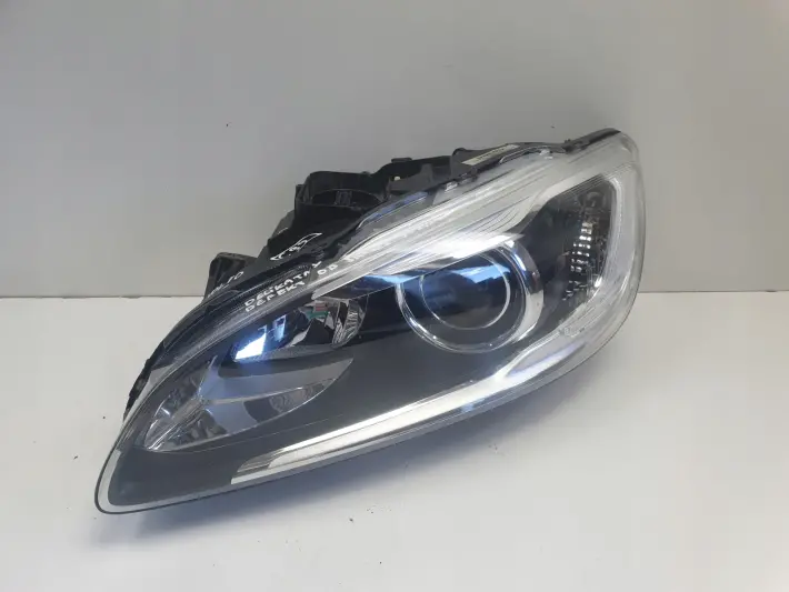 Volvo V60 S60 II LIFT PRZEDNIA LAMPA LEWA lewy przód XENON SKRĘTNY 31395902