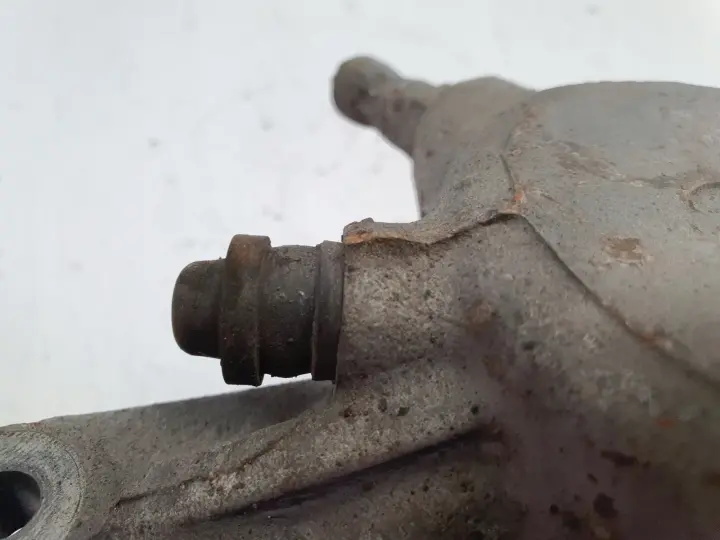 Mercedes W204 PRZEDNI ZACISK HAMULCOWY prawy przód PASAŻERA 295x28