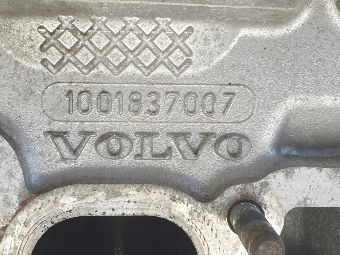 Volvo S60 V70 II 2.4 i GŁOWICA CYLIDNRÓW