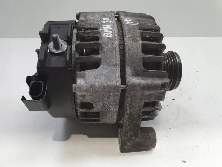 BMW F12 F13 3.0 D ALTERNATOR valeo 8570672 AL04 220A