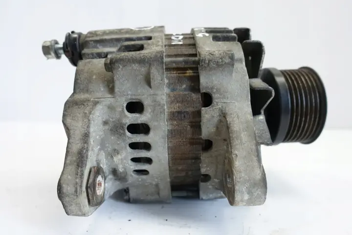 Isuzu NQR 5.2 D Diesel ALTERNATOR