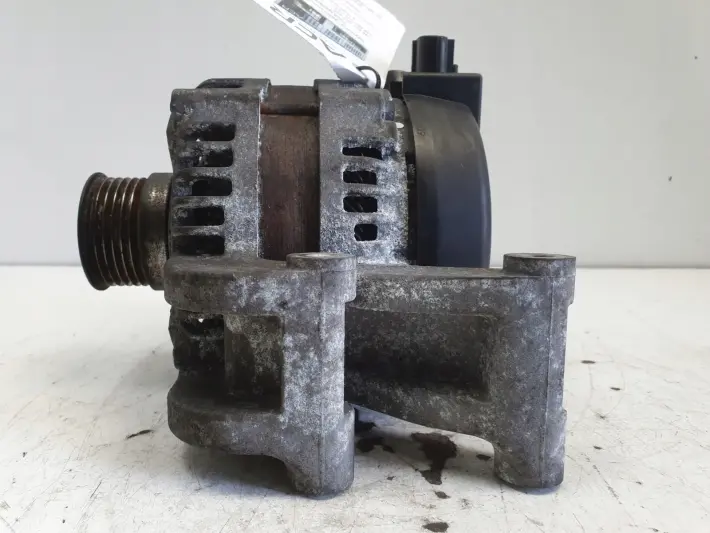 Ford C-Max Focus mk2 1.8 16V ALTERNATOR 30667069 3M5T-10300-LC
