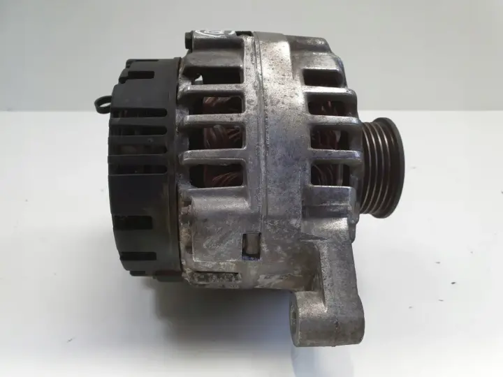 VW Passat B5 1.6 8V ALTERNATOR Valeo 06B903016D 90A