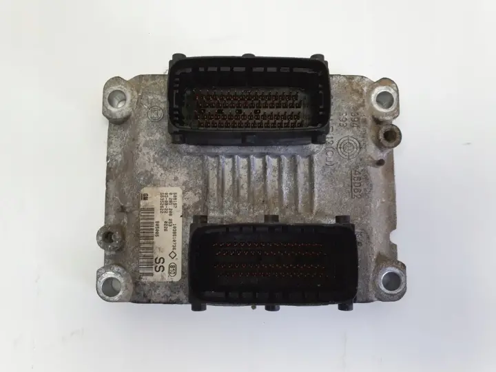 Opel Corsa C 1.2 16V STEROWNIK SILNIKA komputer 0261208253 SS