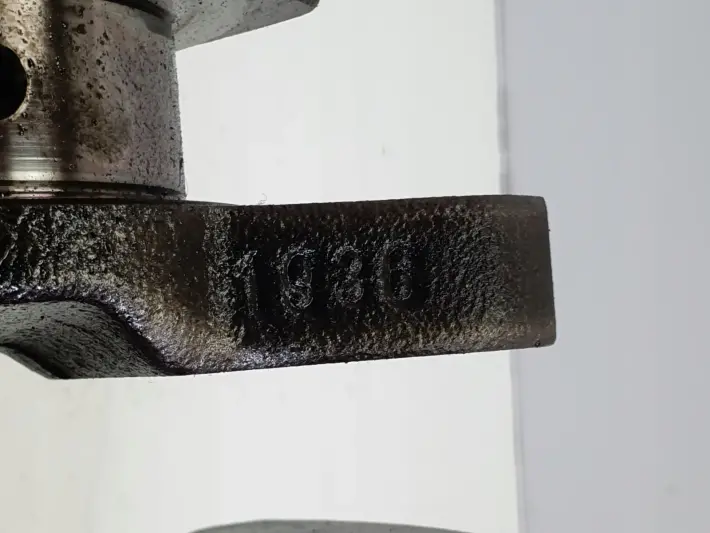 Volvo XC90 2.4 D5 163 KM WAŁ KORBOWY