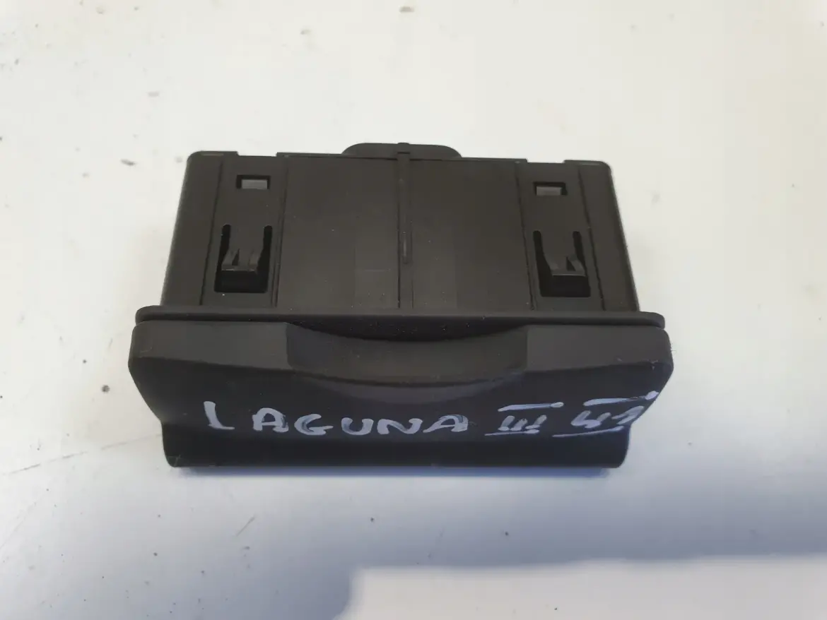 Renault Clio III Laguna III GNIAZDO USB AUX 280230002R