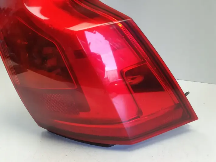 Volvo V90 II TYLNIA TYLNA LAMPA PRAWA prawy tył 32228833