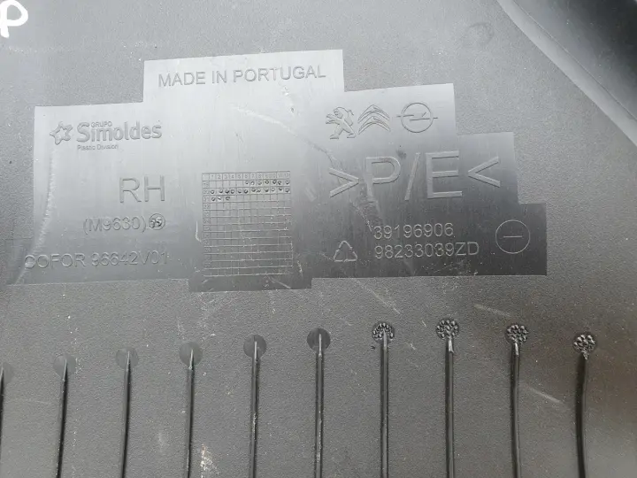 Opel Corsa F PRAWA OSŁONA PROGU listwa 39196906