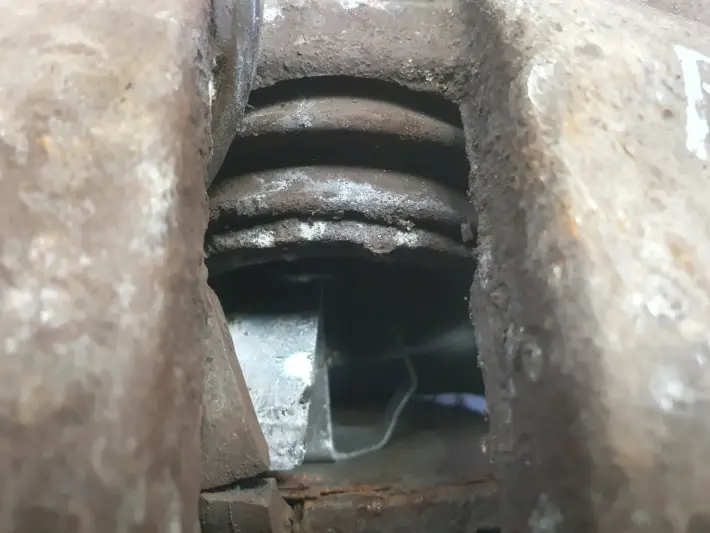 BMW E60 PRZEDNI ZACISK HAMULCOWY prawy przód pasażera 60/30X