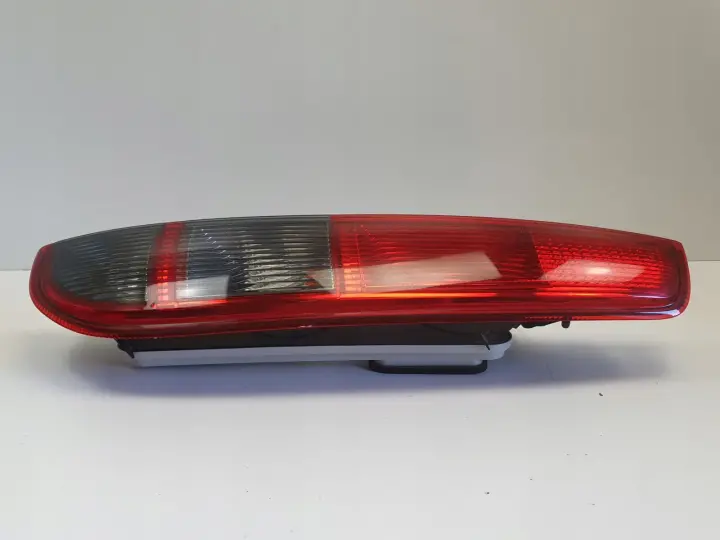 Ford Fiesta MK6 VI TYLNIA TYLNA LAMPA PRAWA prawy tył 4M51-13N004-C