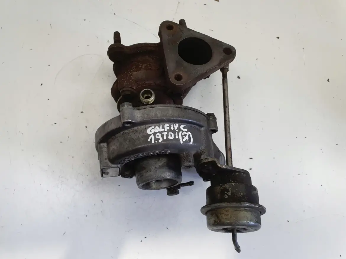 VW Golf IV 1.9 TDI TURBOSPRĘŻARKA 038145701D
