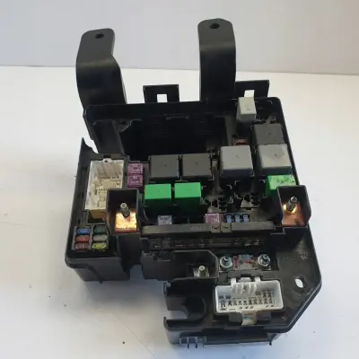 Kia Sorento II 2.2 CRDI SKRZYNKA BEZPIECZNIKÓW