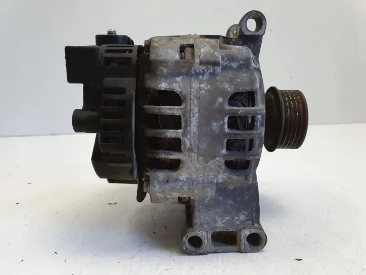 Mercedes W169 1.5 8V ALTERNATOR A2661540802 90A valeo