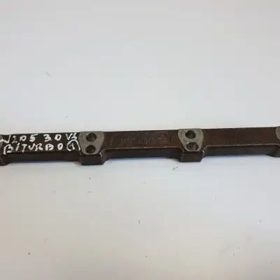 Mercedes W205 3.0 V6 UCHWYT WYDECHU mocowanie