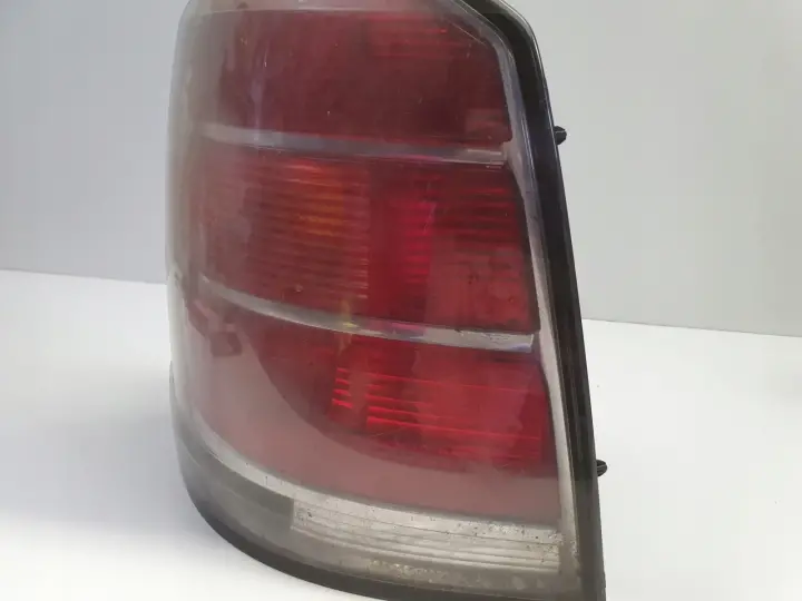 Opel Zafira B TYLNA LAMPA PRAWA prawy tył pasażera 24451843