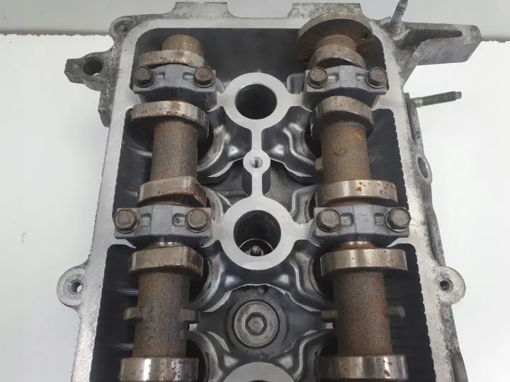 Toyota Yaris III 1.5 HYBRID GŁOWICA CYLINDRÓW