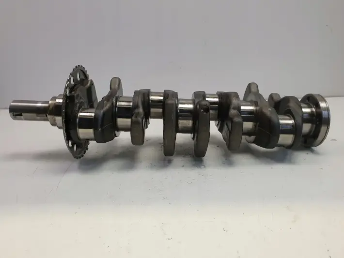 Toyota Avensis T27 2.0 D4D WAŁ KORBOWY