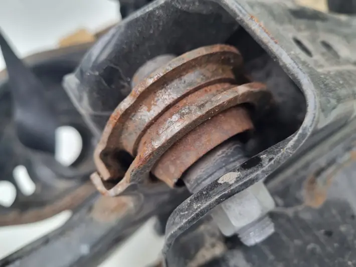 Toyota CHR C-HR 1.8 HYBRYDA TYLNE TYLNIE ZAWIESZENIE TYŁ SANKI TYLNA BELKA