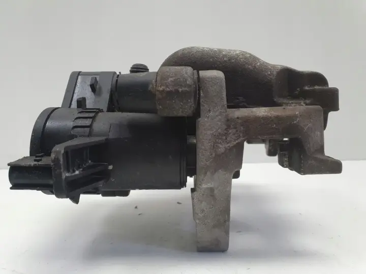 Volvo V60 XC60 II TYLNY ZACISK HAMULCOWY prawy tył P32301468