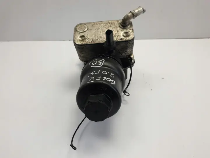 VW Golf V 2.0 FSI OBUDOWA FILTRA OLEJU podstawa