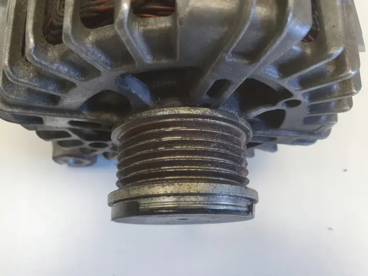 BMW F30 F31 2.0 D ALTERNATOR valeo 8519890 150A