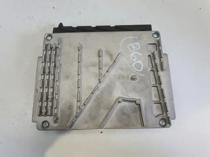 Volvo S60 V70 II STEROWNIK SILNIKA komputer 0261208289