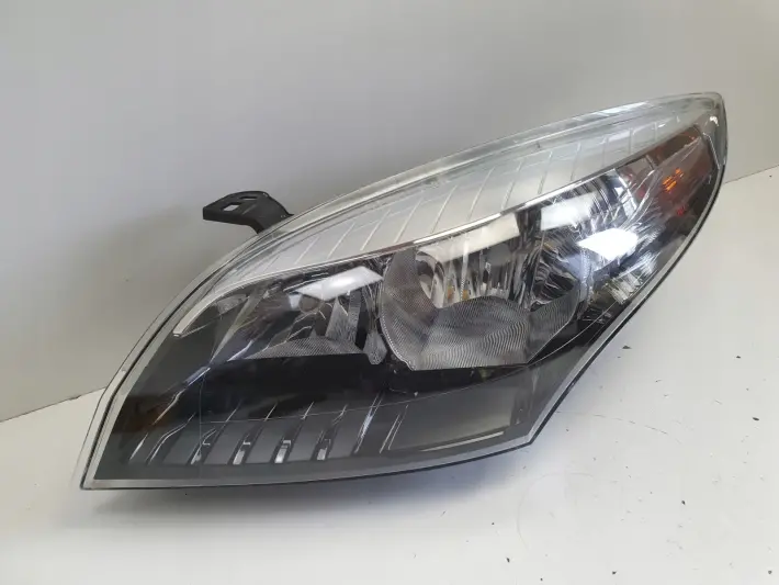 Renault Megane III 12-16r PRZEDNIA LAMPA LEWA lewy przód 260607305R