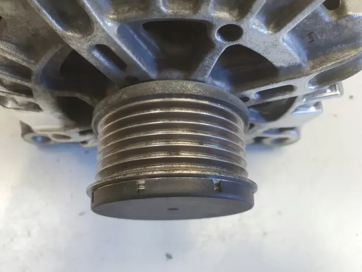Peugeot Expert II 2.0 HDI ALTERNATOR 9665617780 valeo