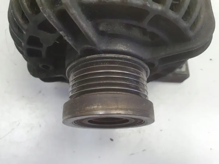Volvo V70 III XC70 II 2.4 D5 ALTERNATOR 30667787