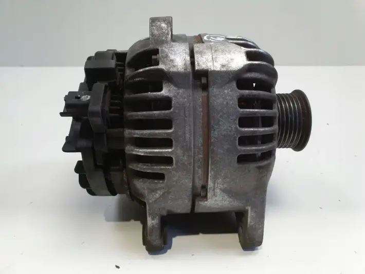 Renault Master II 2.5 DCI ALTERNATOR 0124525044 150A bosch