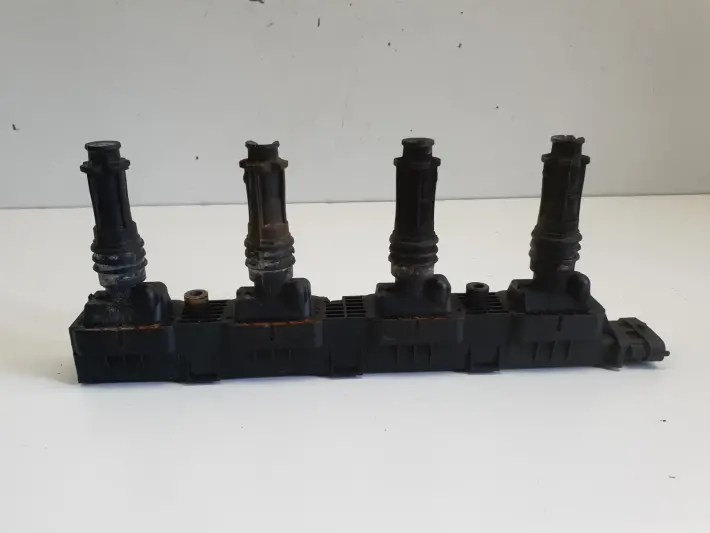 Opel Astra III H 1.4 16V CEWKA ZAPŁONOWA 0221503472