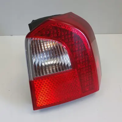 Volvo V70 III XC70 TYLNIA TYLNA LAMPA PRAWA prawy tył LED 31276840