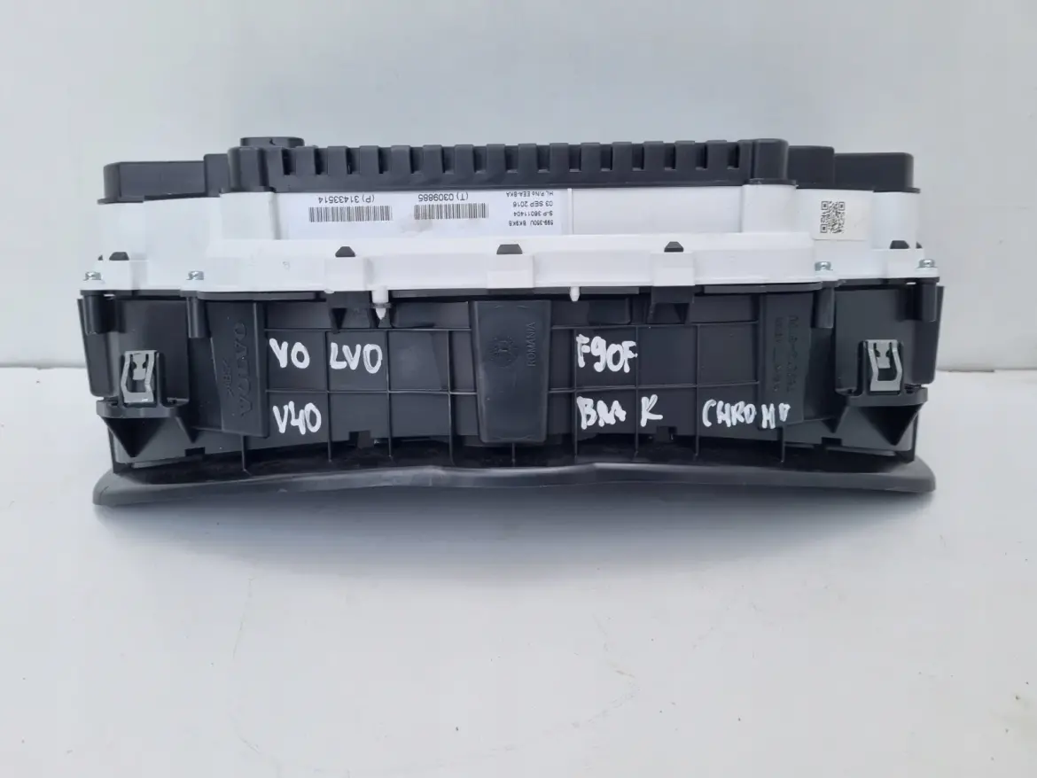 Volvo V40 II 2.0D Diesel LICZNIK ZEGARY TFT Europa 31433514 P31433514